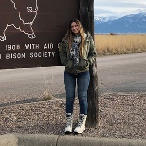 Super comfortable High Wasted Jeans